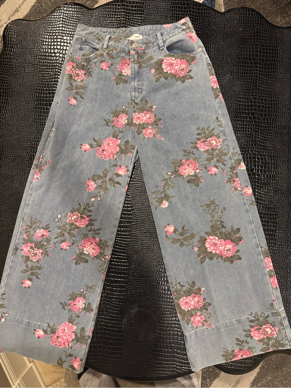 Women's Medium Blue Denim Floral Wide-Leg Jeans with Pink Rose Print